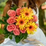 Ramo de  rosas y  gerberas